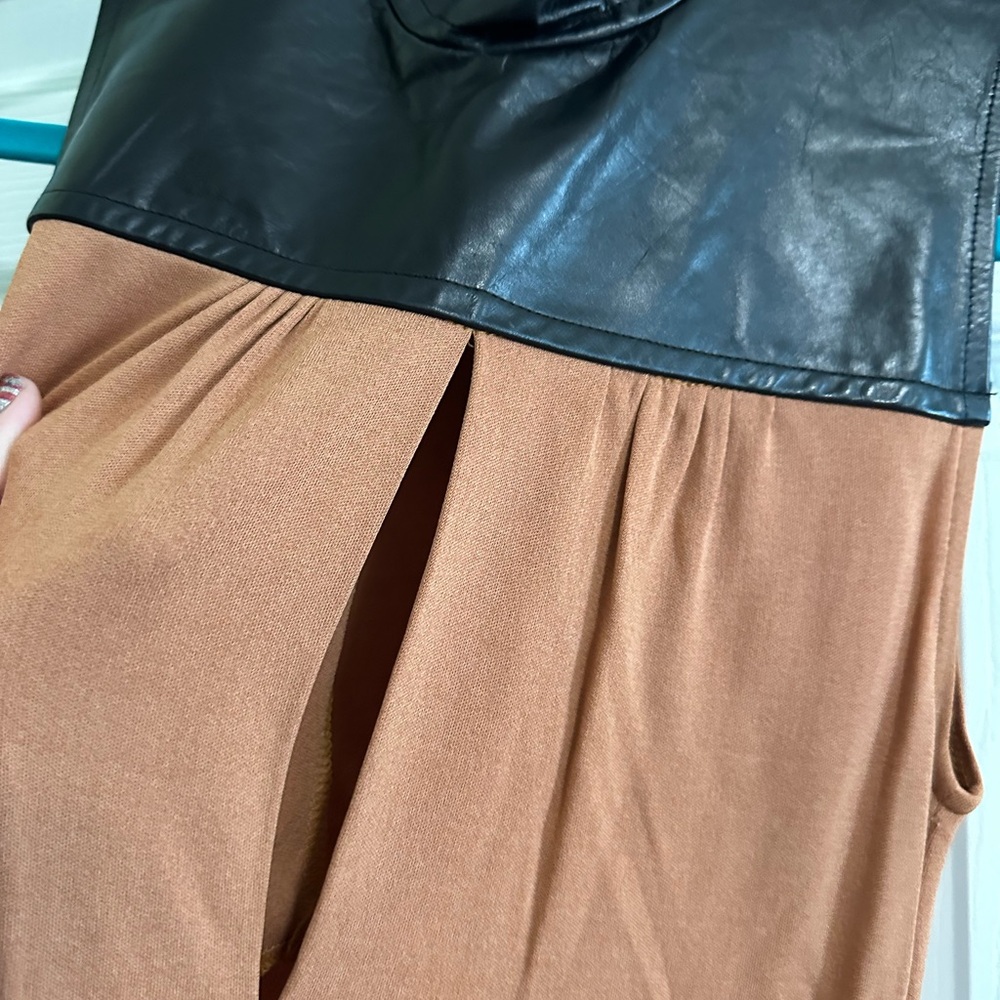 Soyun Elegant Brown w/ Black Leather Accent Sleeveless Long Dress w/ Slits. Sz 4 - Picture 3 of 7